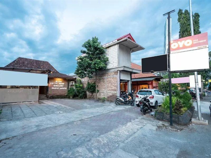 Oyo 2380 Alea Guesthouse Muntilan Екстер'єр фото