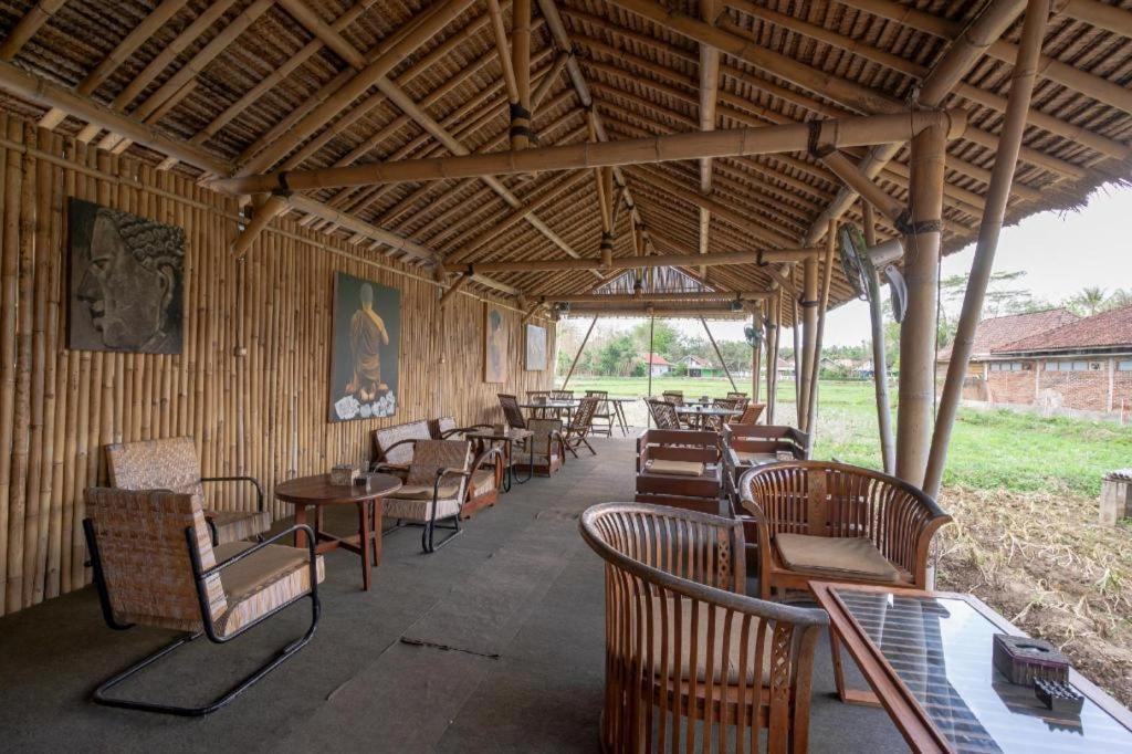 Oyo 2380 Alea Guesthouse Muntilan Екстер'єр фото